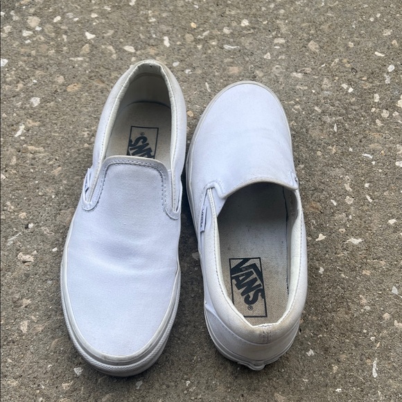 White vans. - Picture 2 of 3